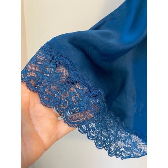 Intimissimi Lace and Silk V-neck Top cami in sapphire blue women's sz. Large - Picture 4 of 6